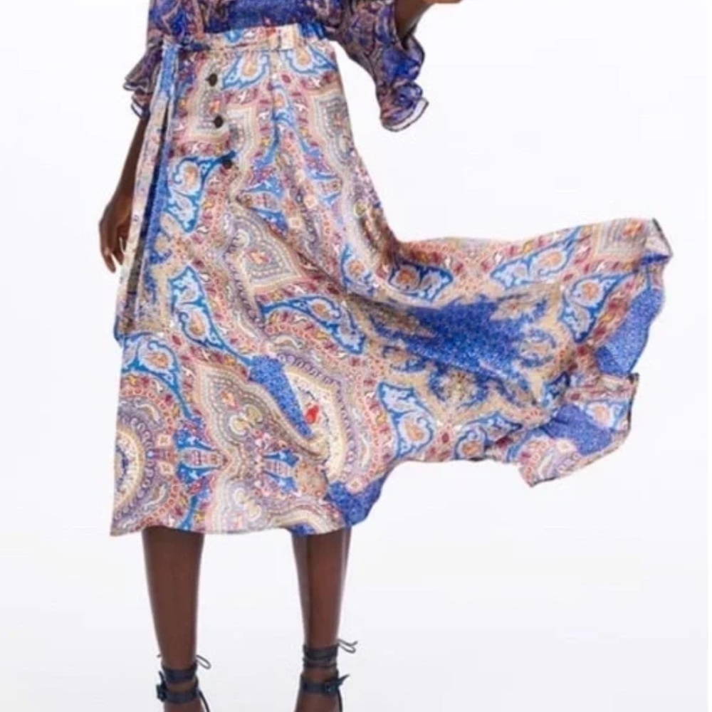 Zara bloggers favourite SATIN BUTTONED PRINTED MIDI SKIRT 2947/308 SZ XS